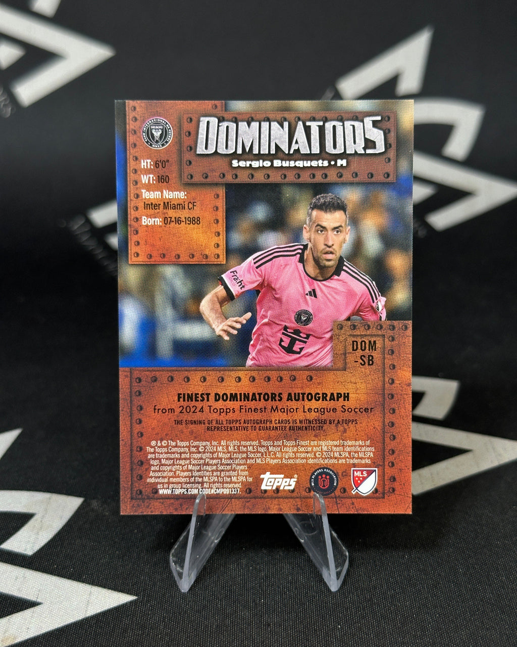 Sergio Busquets – Dominators Autógrafo Orange 10/25 - Topps Finest MLS 2024