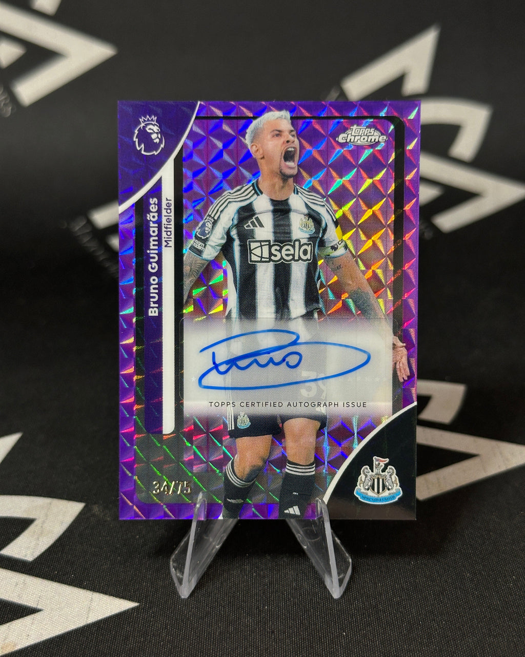 Bruno Guimarães – Autógrafo Purple Refractor 34/75 – Topps Chrome Premier League