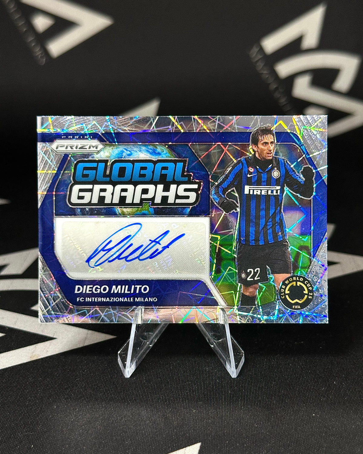 Diego Milito – Global Graphs Autógrafo – Panini Prizm 2025