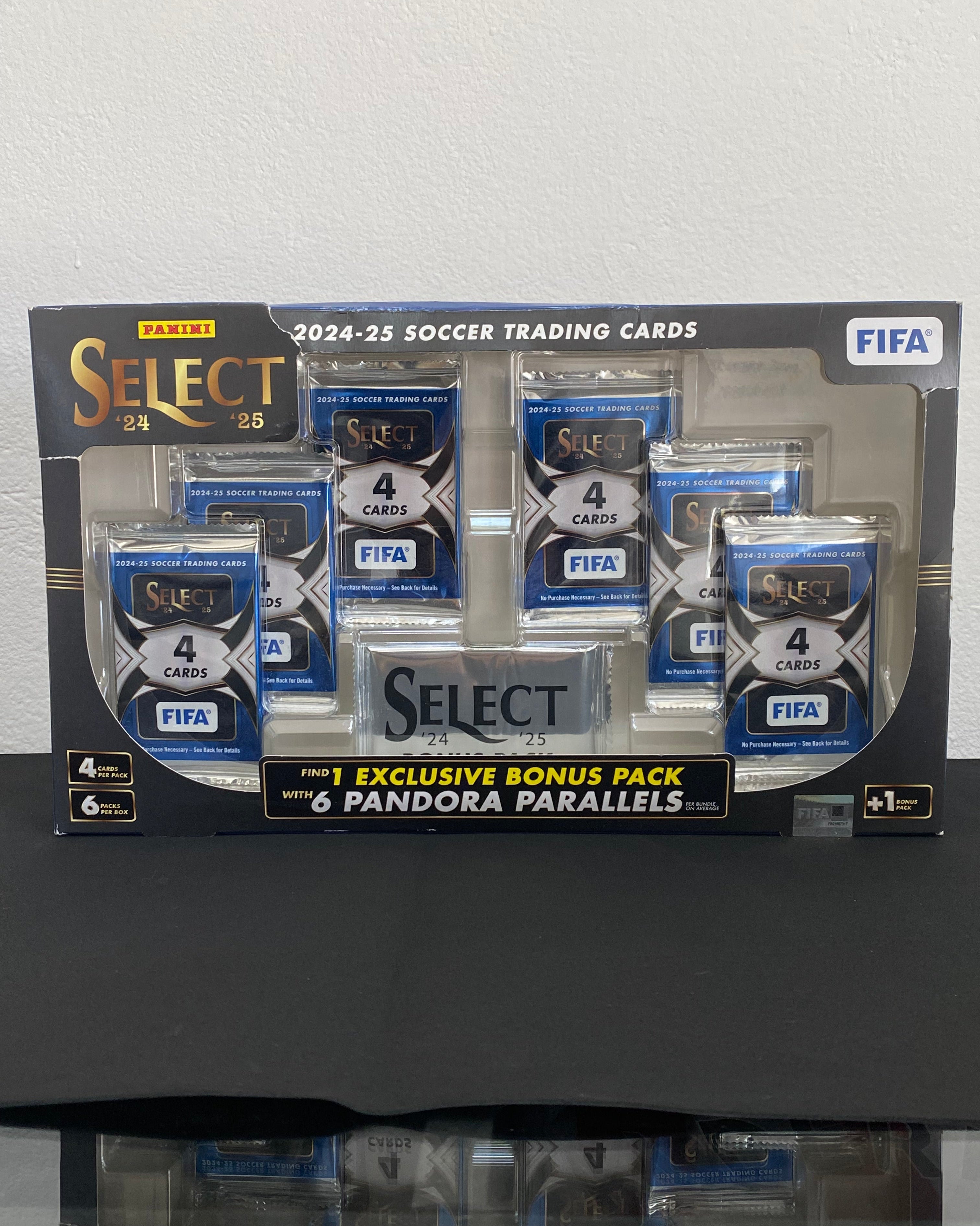Caja Panini Select FIFA 2024-25 – 6 Sobres + 1 Bonus Pack Exclusivo