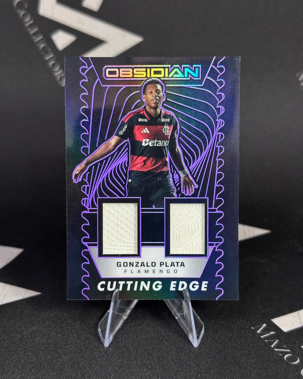 Gonzalo Plata – Cutting Edge Dual Relic Numerada 81/99 – Panini Obsidian Soccer 2025/26
