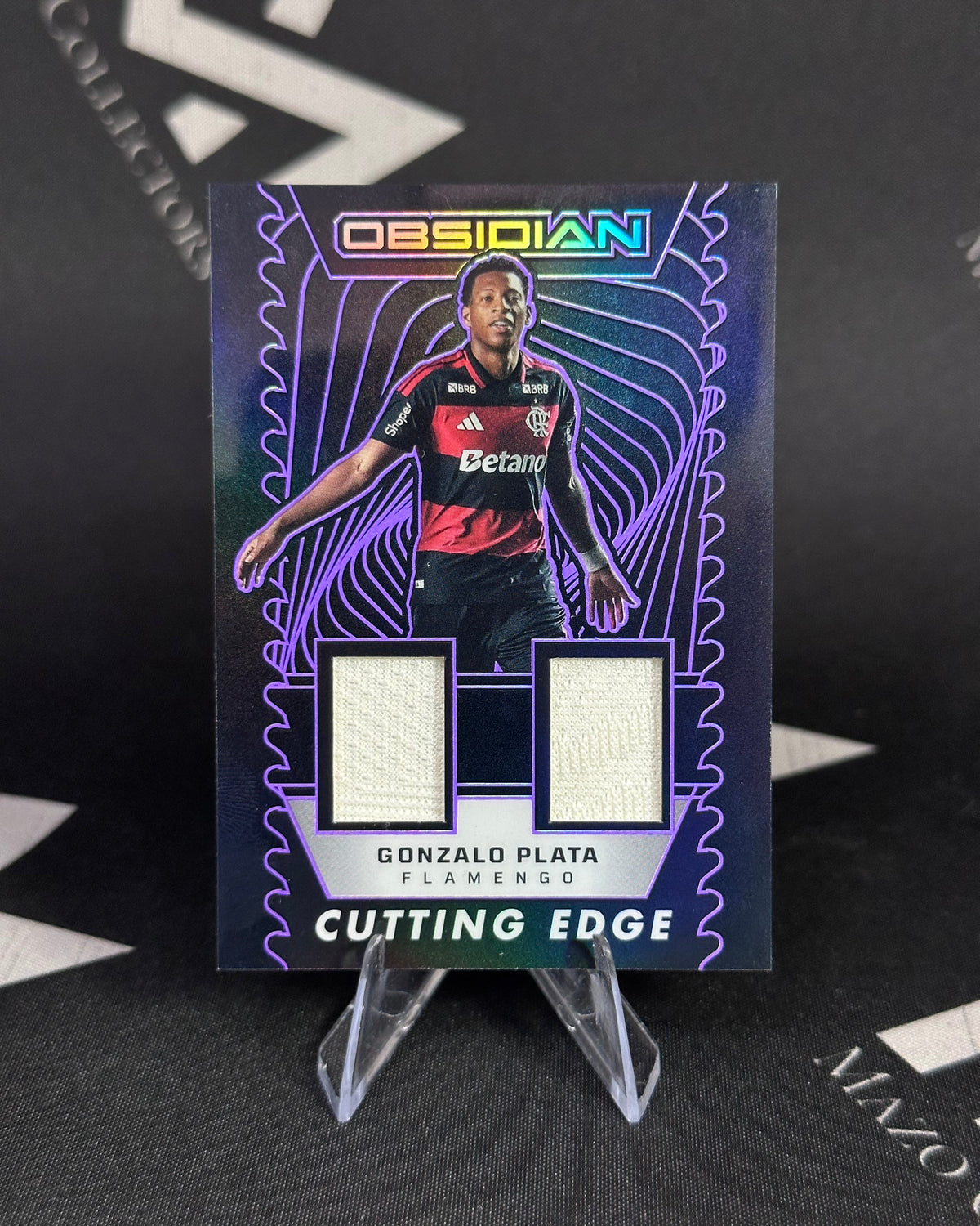 Gonzalo Plata – Cutting Edge Dual Relic Numerada 81/99 – Panini Obsidian Soccer 2025/26