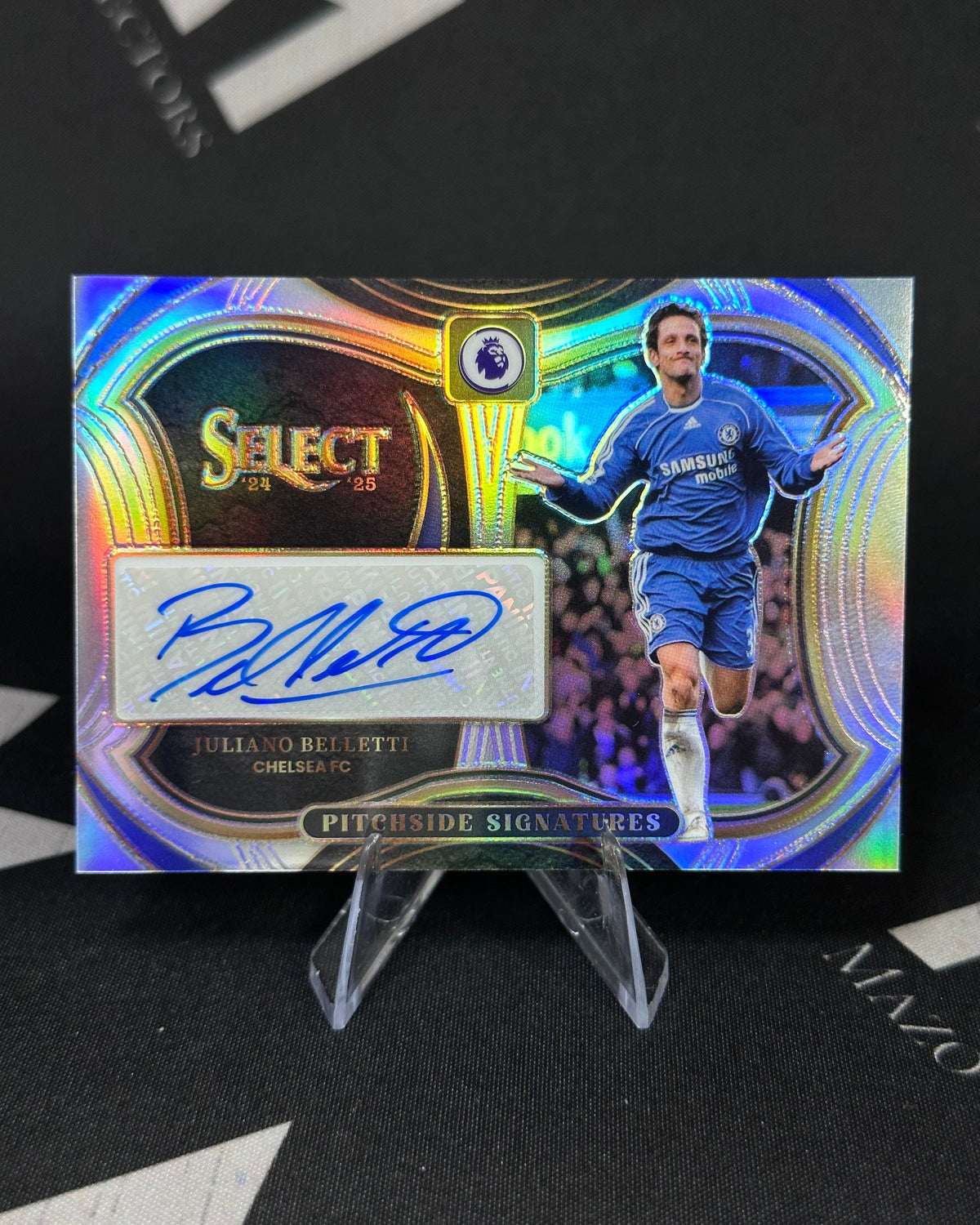 Juliano Belletti – Pitchside Signatures Autógrafo – Panini Select Premier League 2024/25
